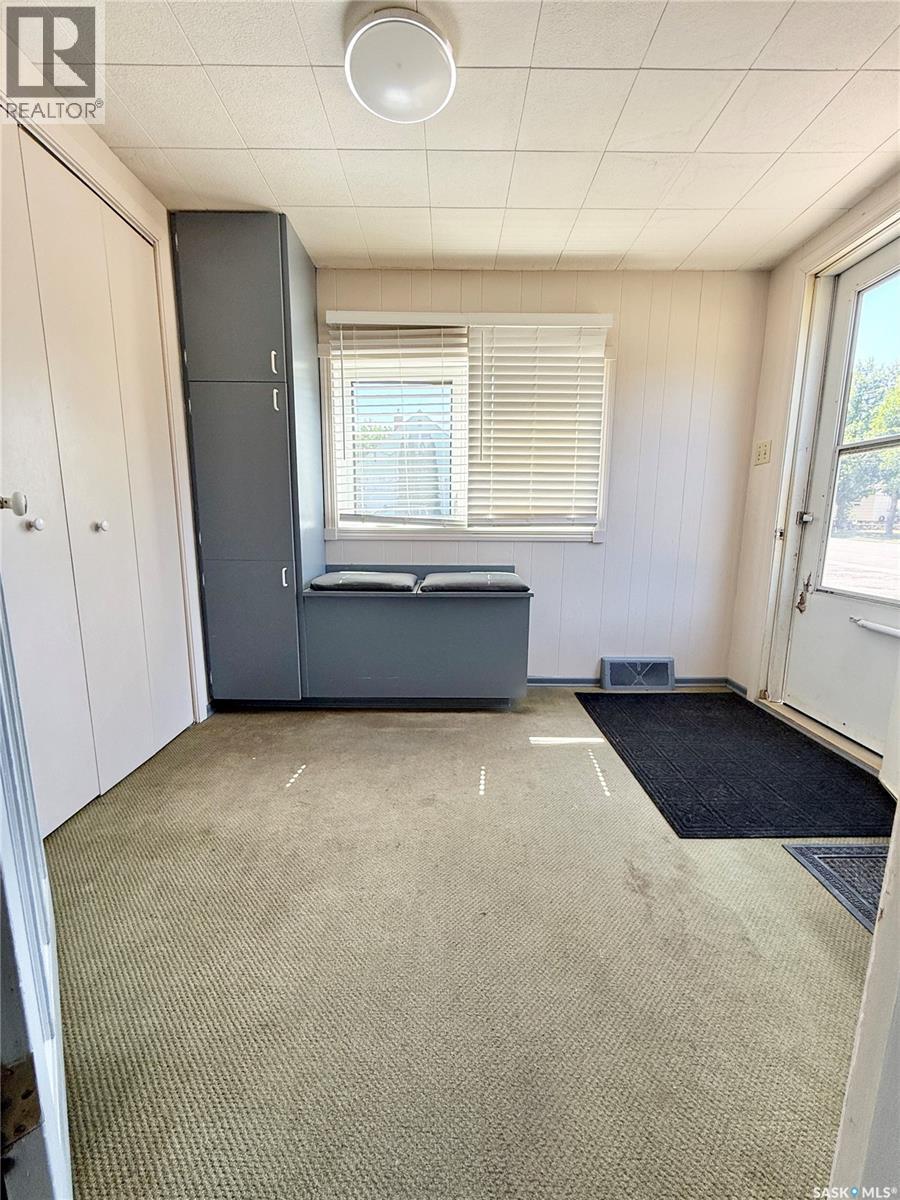 718 4th Street S, Weyburn, Saskatchewan  S4H 2G3 - Photo 12 - SK046288