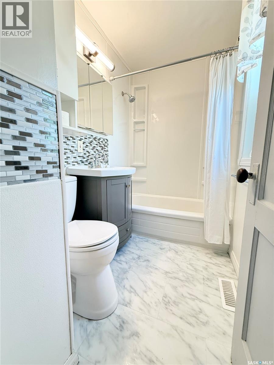 718 4th Street S, Weyburn, Saskatchewan  S4H 2G3 - Photo 26 - SK046288