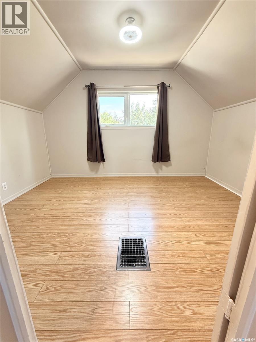 718 4th Street S, Weyburn, Saskatchewan  S4H 2G3 - Photo 29 - SK046288
