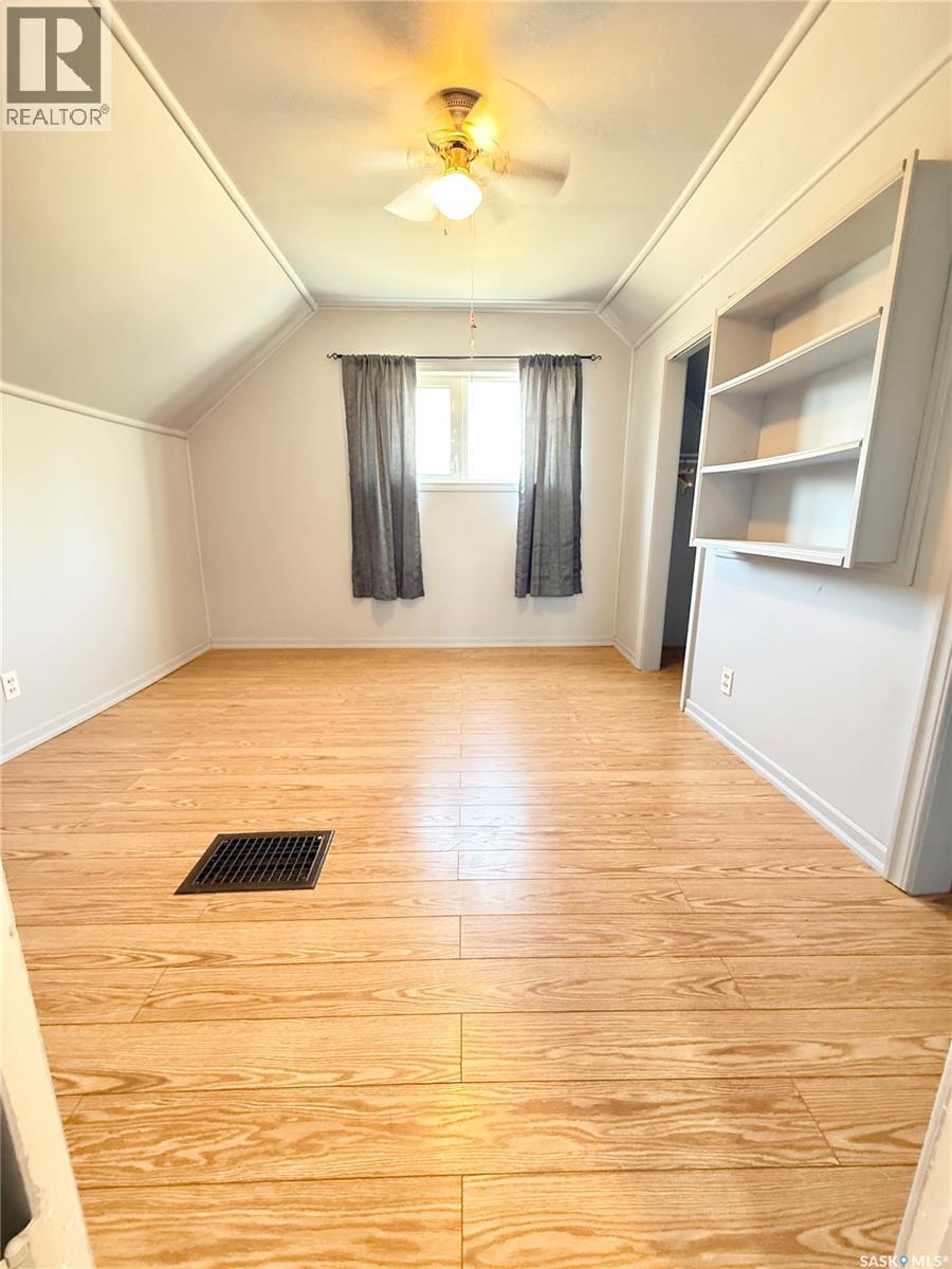 718 4th Street S, Weyburn, Saskatchewan  S4H 2G3 - Photo 30 - SK046288