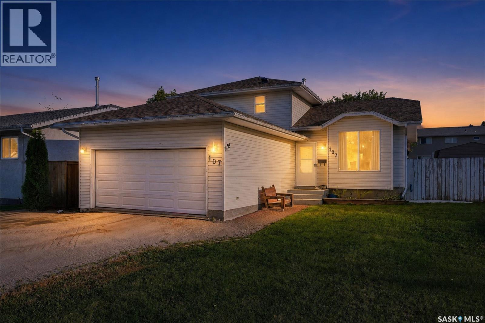 107 Hall CRESCENT, Saskatoon, Saskatchewan