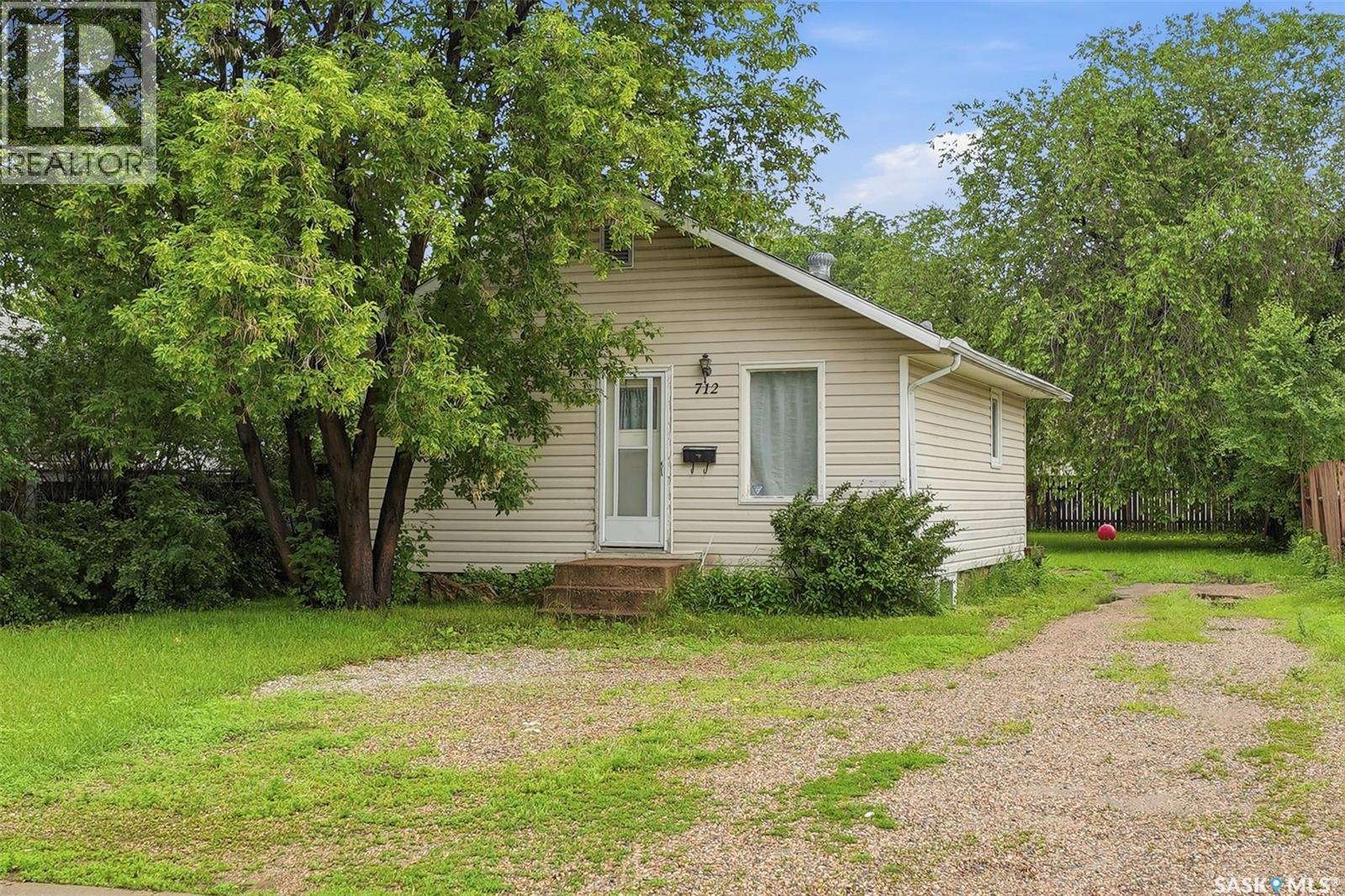 712 5th STREET E, Prince Albert, Saskatchewan