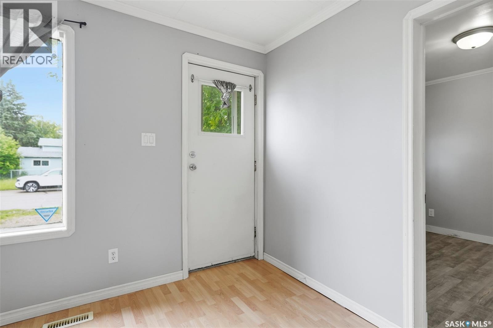 712 5th Street E, Prince Albert, Saskatchewan  S6V 0M4 - Photo 3 - SK046223