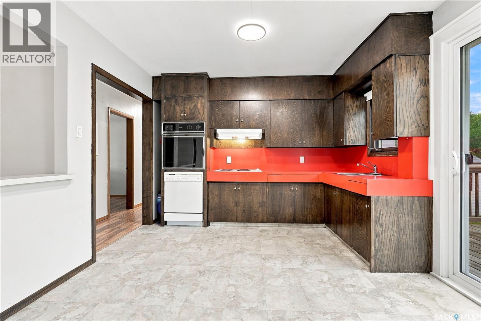 1915 Dufferin Avenue, Saskatoon, Saskatchewan  S7J 1B6 - Photo 12 - SK046215