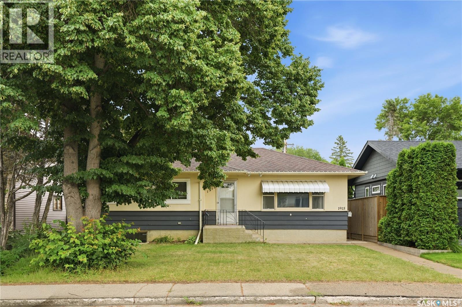 1915 Dufferin Avenue, Saskatoon, Saskatchewan  S7J 1B6 - Photo 2 - SK046215