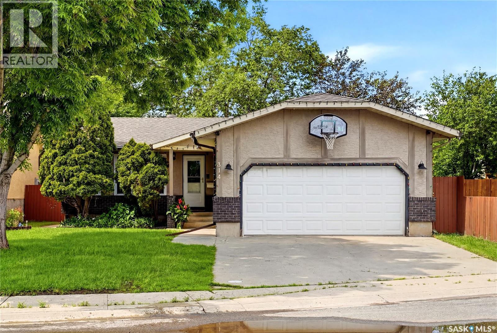 314 Howe Place, Regina, Saskatchewan  S4R 8M5 - Photo 1 - SK046172