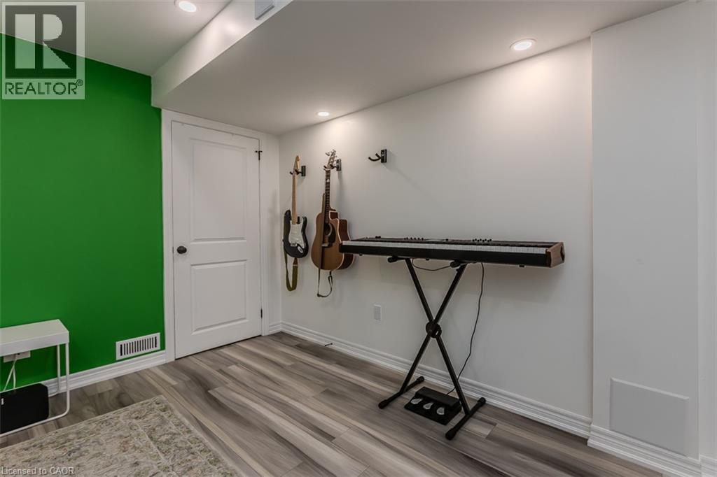 5316 Applegarth Drive, Burlington, Ontario  L7L 7E3 - Photo 45 - 40857476