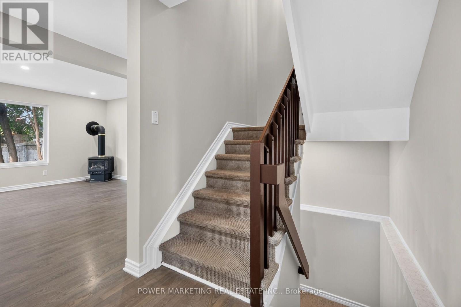 986 Laporte Street, Ottawa, Ontario  K1J 7B4 - Photo 12 - X13696996
