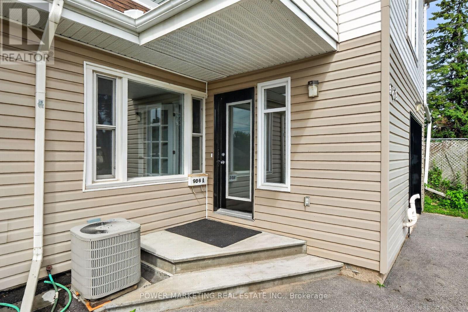 986 Laporte Street, Ottawa, Ontario  K1J 7B4 - Photo 3 - X13696996