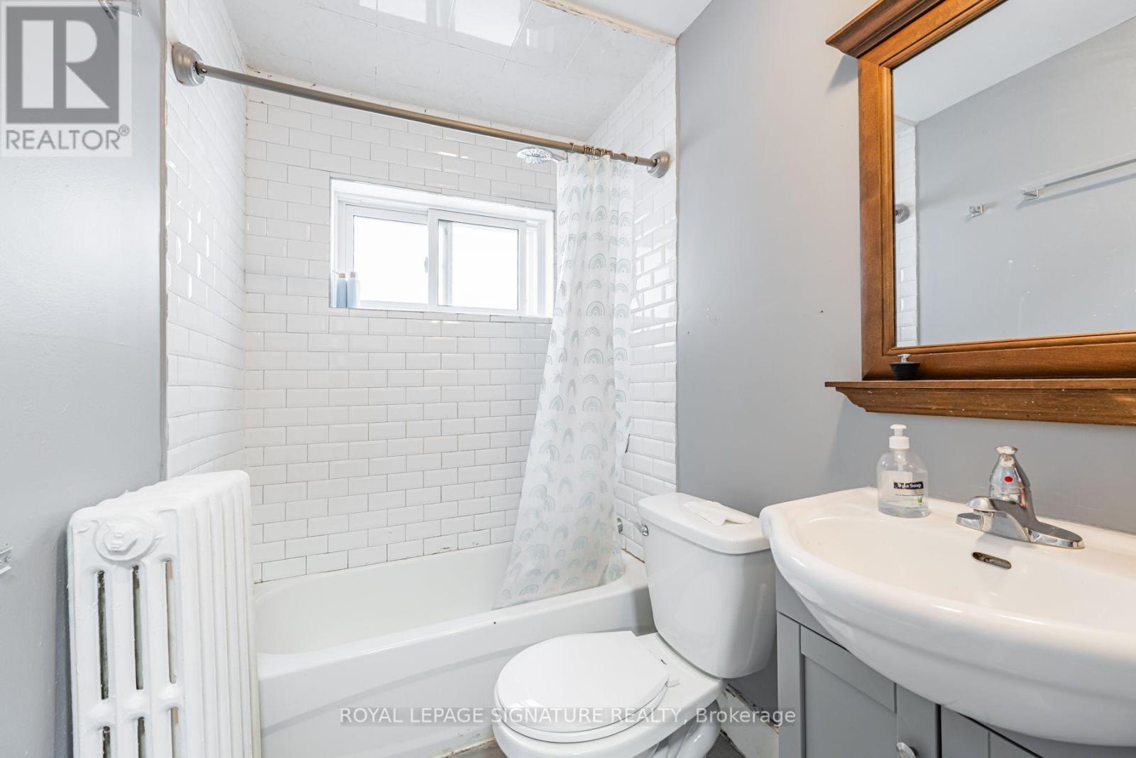 2935 St Clair Avenue E, Toronto, Ontario  M4B 1N9 - Photo 10 - E13680342