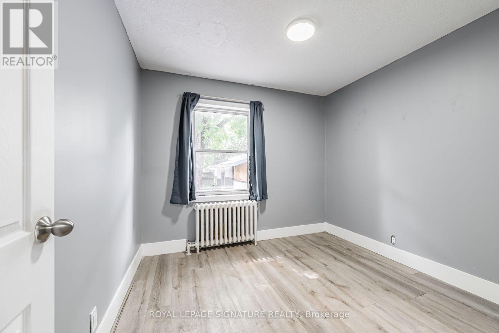 2935 St Clair Avenue E, Toronto, Ontario  M4B 1N9 - Photo 11 - E13680342