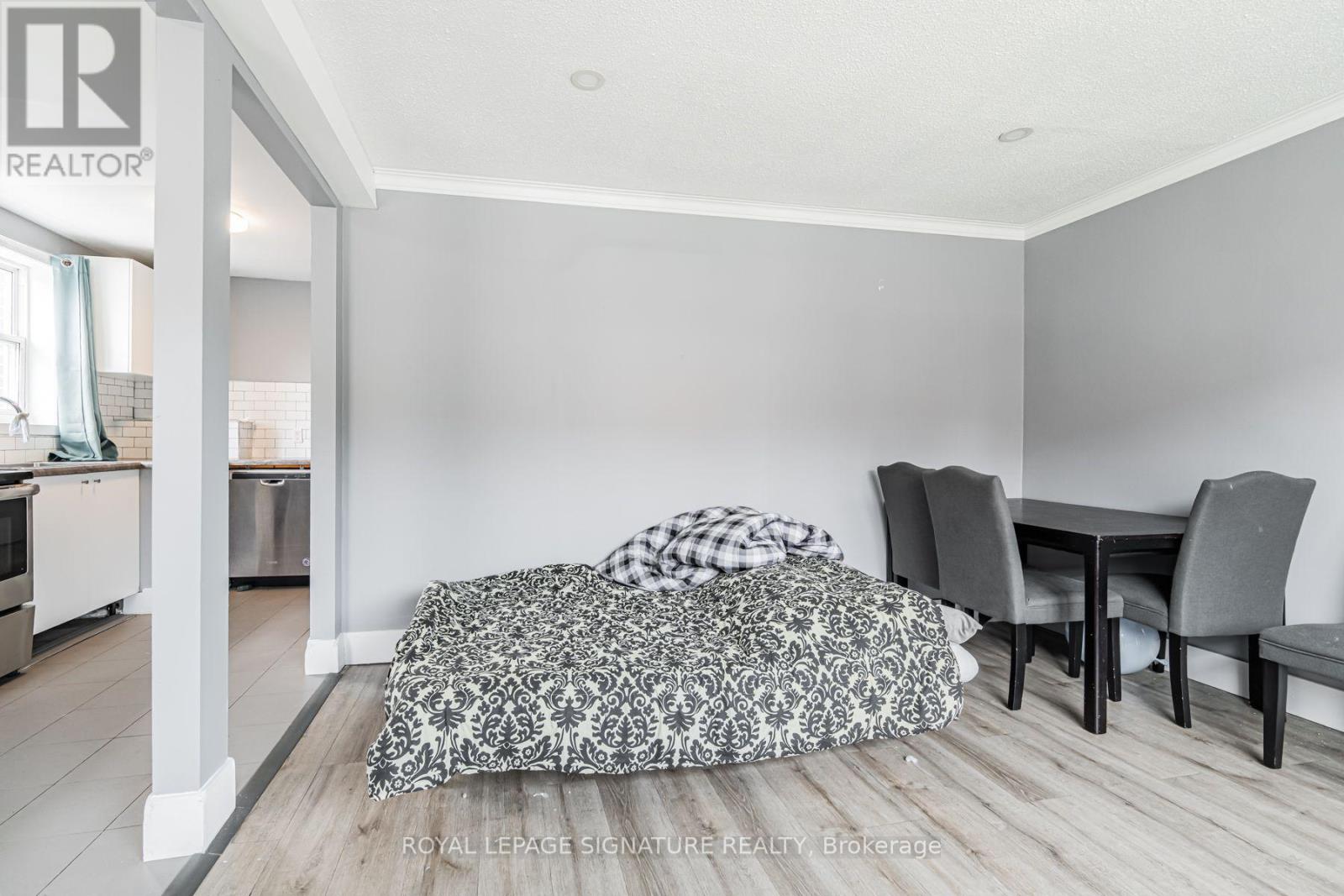2935 St Clair Avenue E, Toronto, Ontario  M4B 1N9 - Photo 7 - E13680342