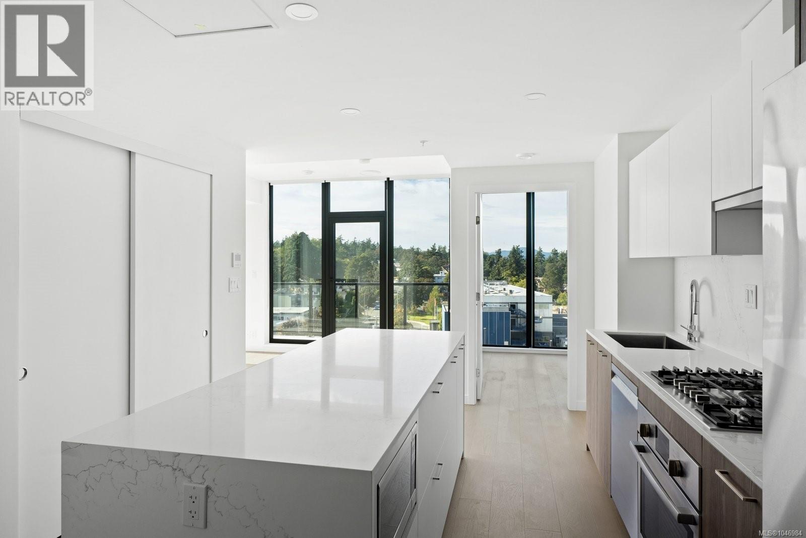 905 899 Esquimalt Rd, Esquimalt, British Columbia V9A 3M5 - Photo 4 - 1046984