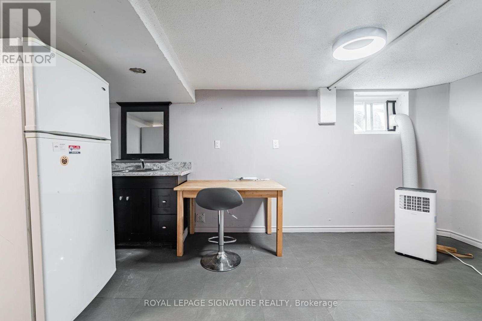 2935 St Clair Avenue E, Toronto, Ontario  M4B 1N9 - Photo 21 - E13680342