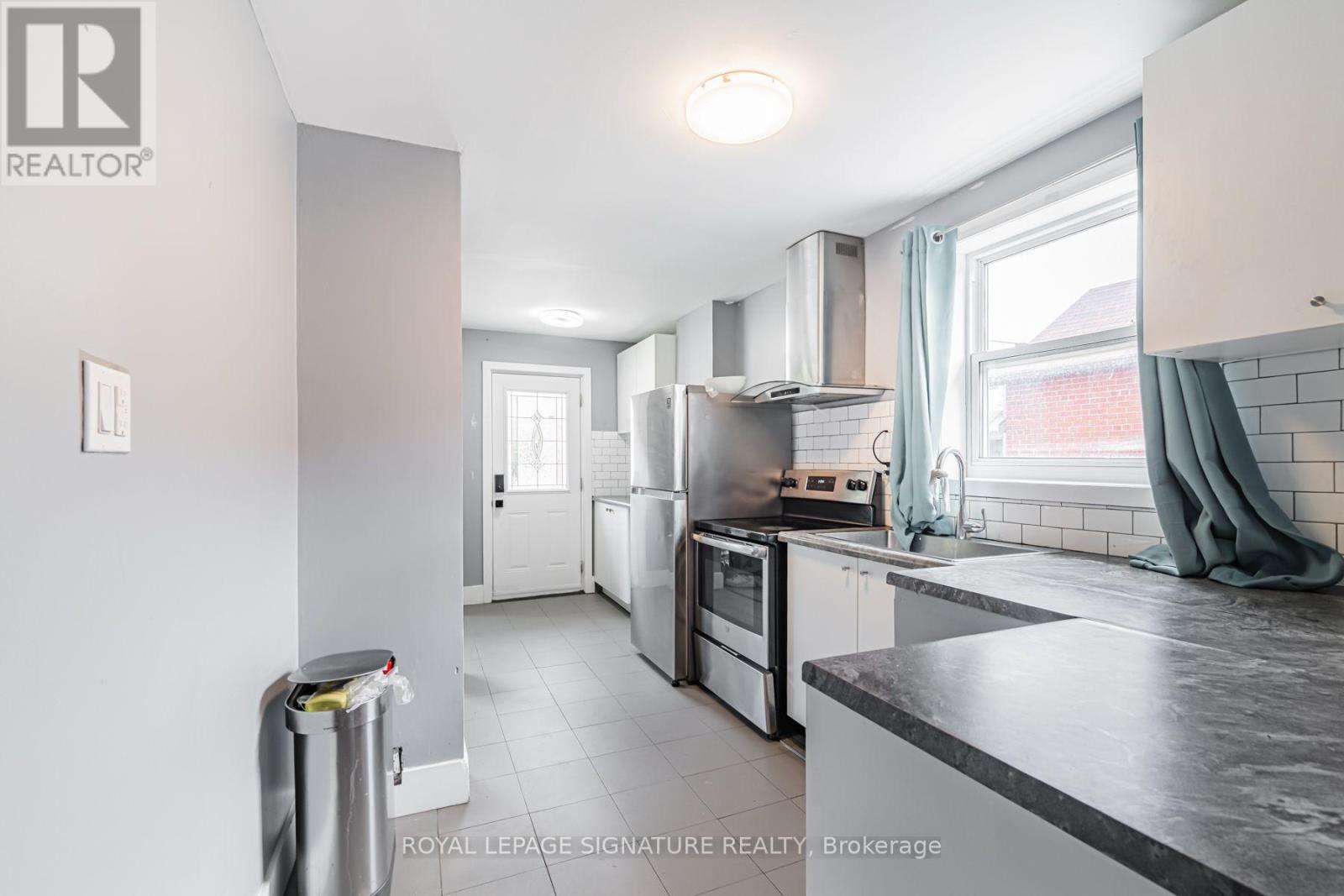 2935 St Clair Avenue E, Toronto, Ontario  M4B 1N9 - Photo 9 - E13680342