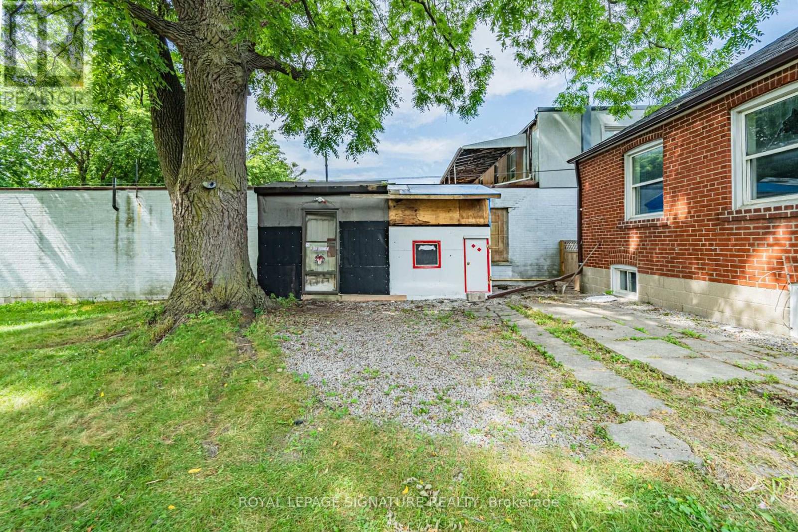 2935 St Clair Avenue E, Toronto, Ontario  M4B 1N9 - Photo 32 - E13680342