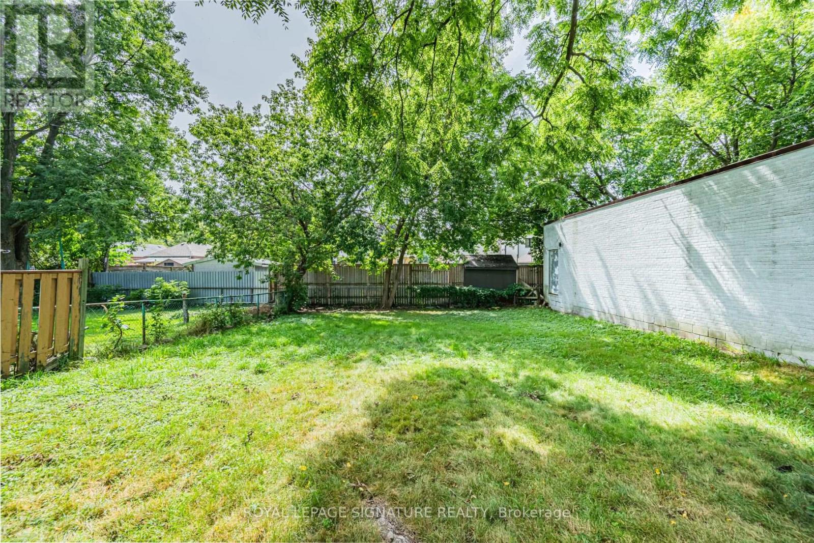 2935 St Clair Avenue E, Toronto, Ontario  M4B 1N9 - Photo 34 - E13680342