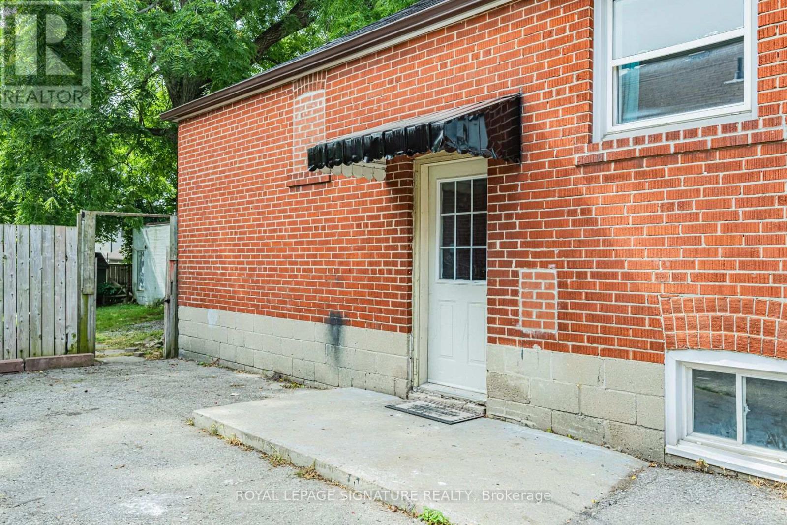 2935 St Clair Avenue E, Toronto, Ontario  M4B 1N9 - Photo 30 - E13680342