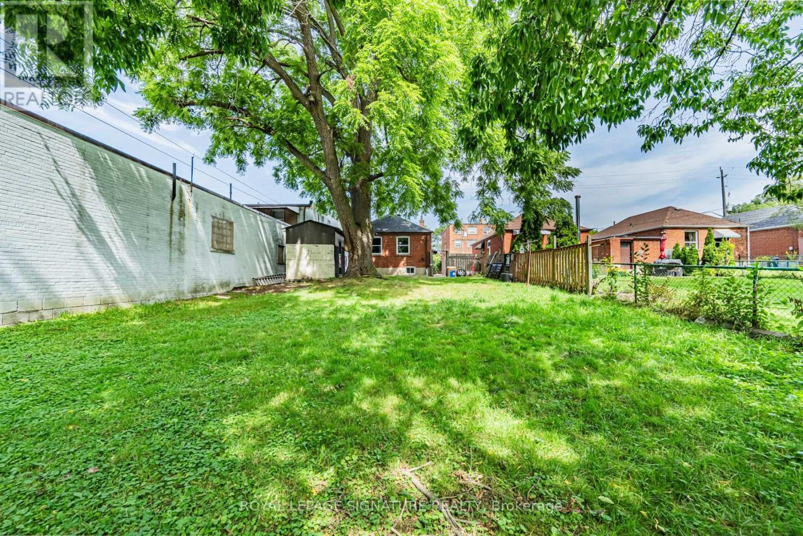 2935 St Clair Avenue E, Toronto, Ontario  M4B 1N9 - Photo 35 - E13680342