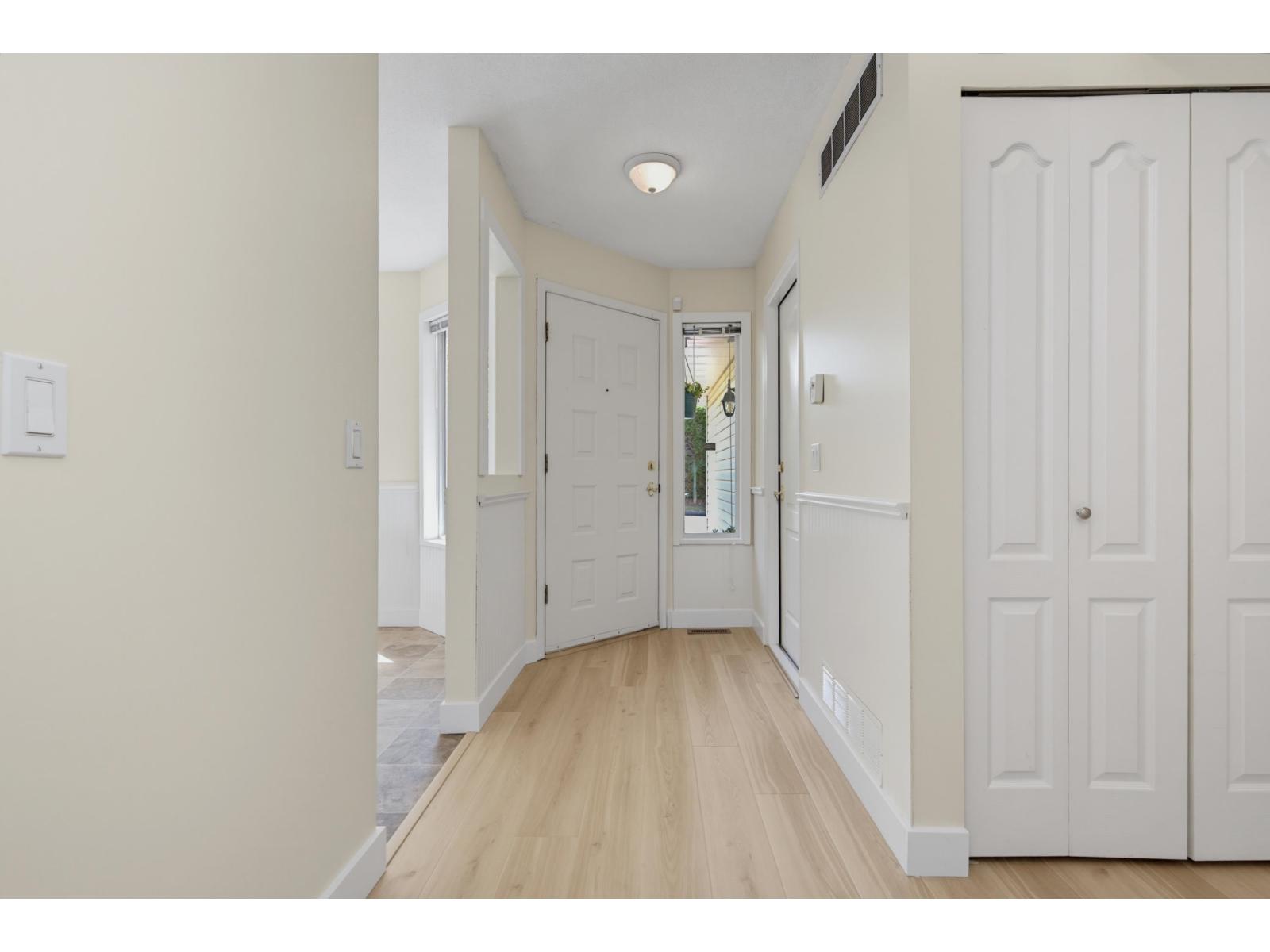 8 21928 48 Avenue, Langley, British Columbia  V3A 8H1 - Photo 2 - R3157676