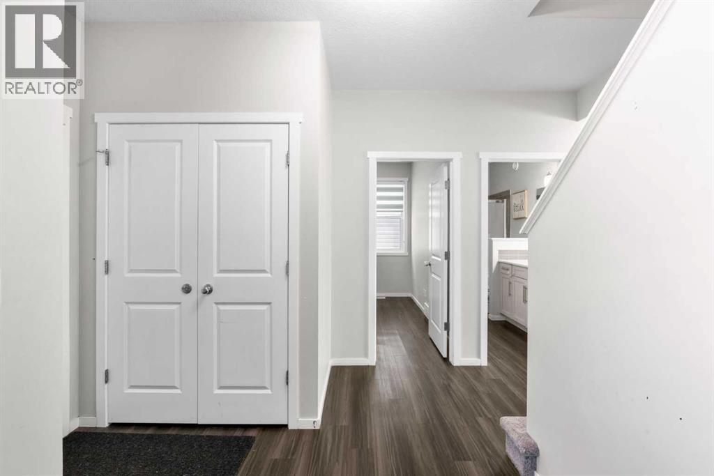 243 Savanna Lane NE, Calgary, Alberta  T3J 0Y9 - Photo 4 - A2338286