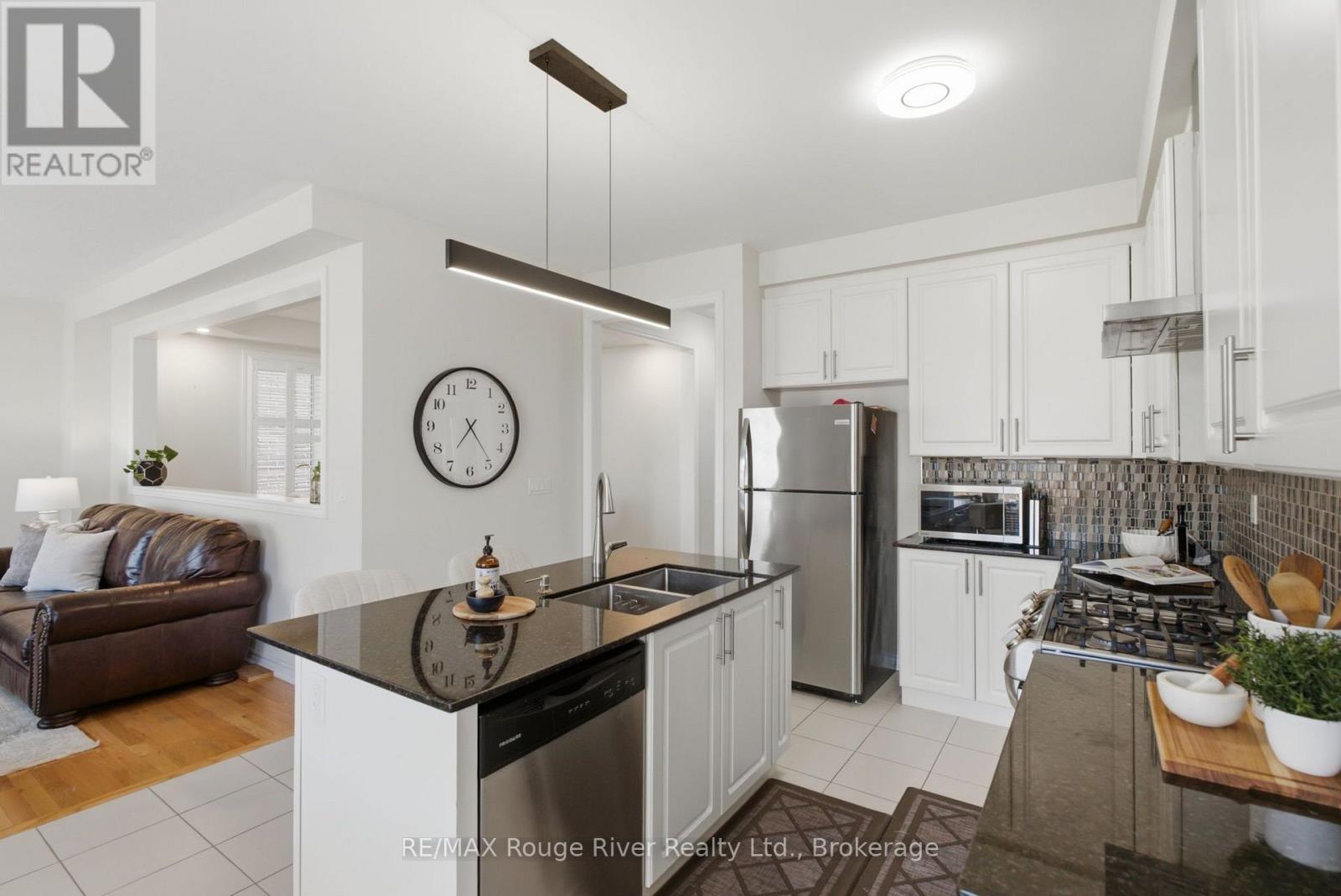 1220 Ronald Inche Drive, Oshawa, Ontario  L1K 0Y5 - Photo 11 - E13700744