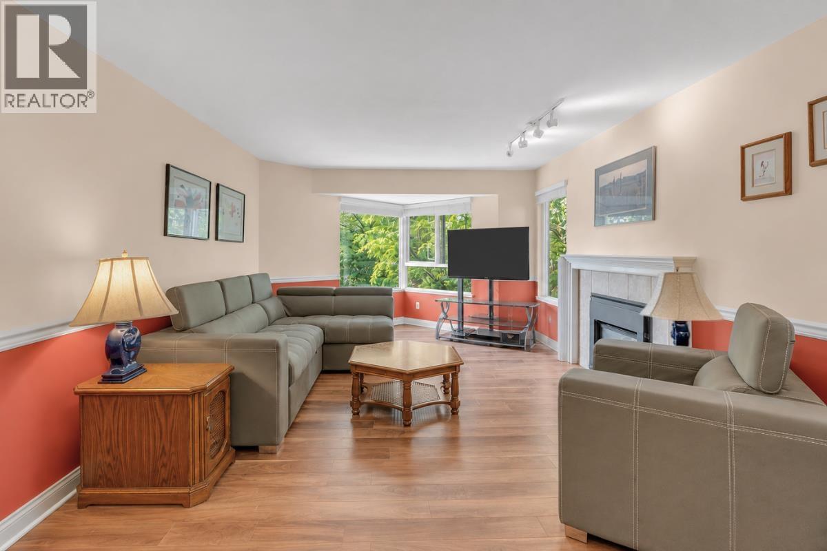 329 1215 Lansdowne Drive, Coquitlam, British Columbia  V3E 2P6 - Photo 2 - R3157056
