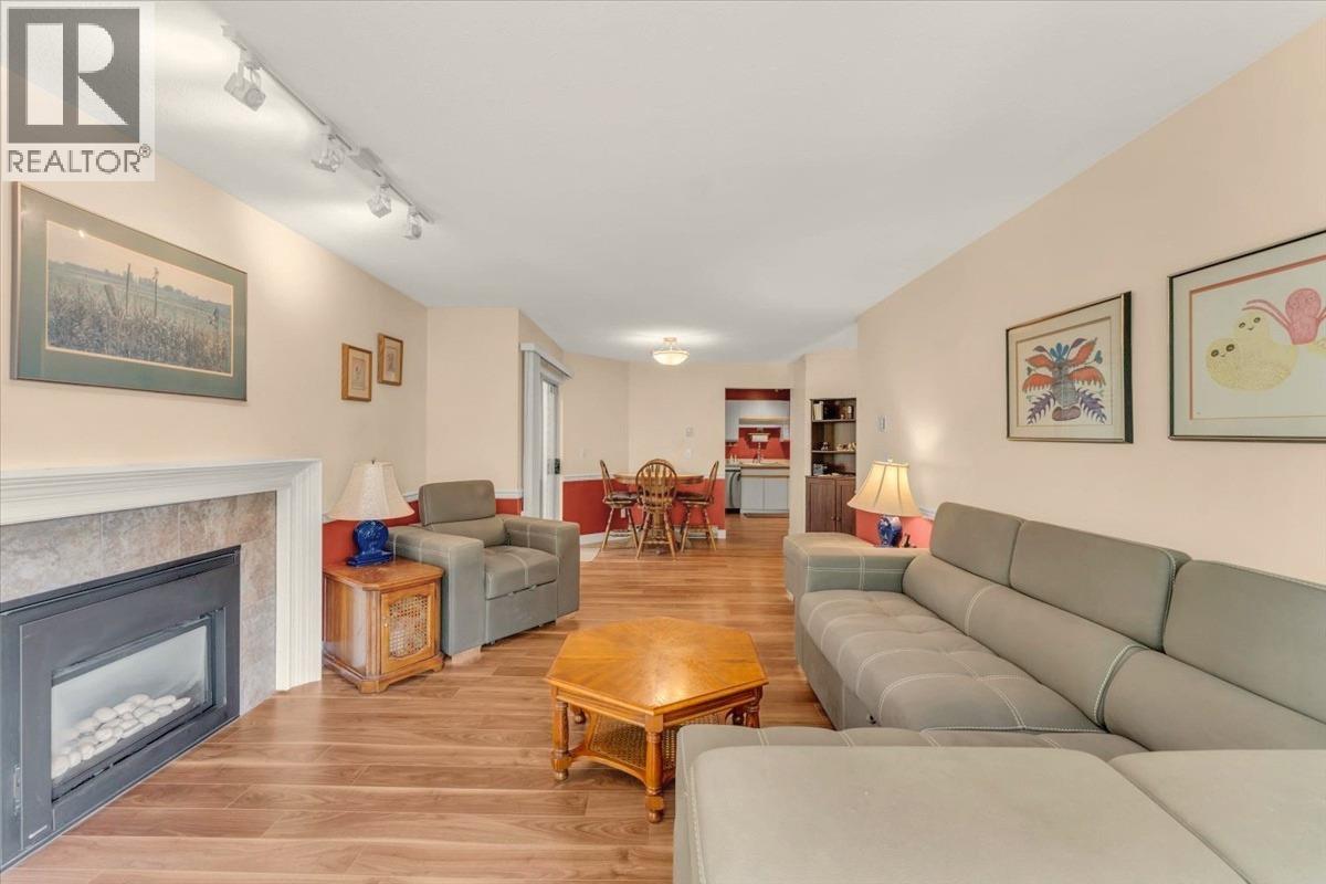 329 1215 Lansdowne Drive, Coquitlam, British Columbia  V3E 2P6 - Photo 3 - R3157056
