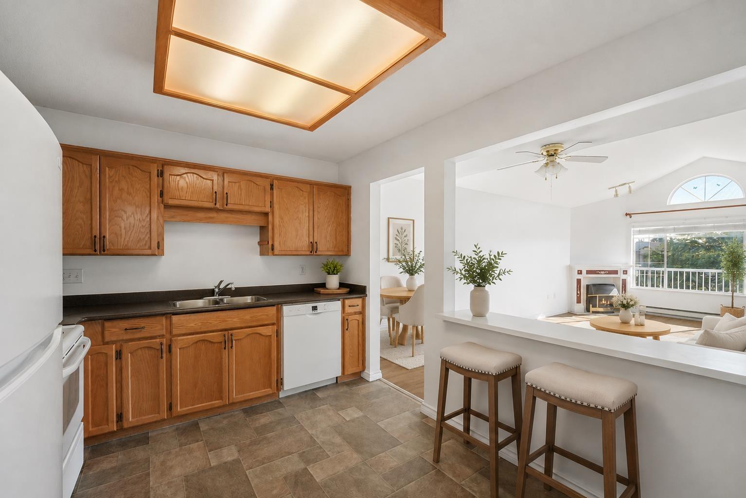 311 5375 205th Street, Langley, British Columbia  V3A 7V7 - Photo 8 - R3157491
