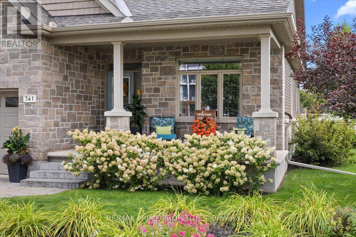 341 Bobolink Ridge, Ottawa, Ontario K2V 0B9 - Photo 2 - X13700666