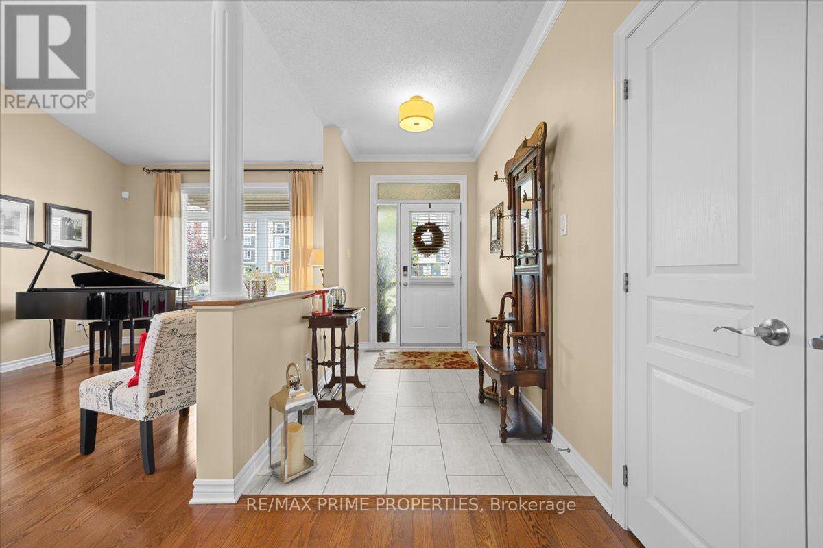 341 Bobolink Ridge, Ottawa, Ontario K2V 0B9 - Photo 3 - X13700666