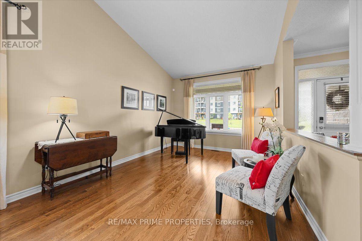 341 Bobolink Ridge, Ottawa, Ontario K2V 0B9 - Photo 6 - X13700666
