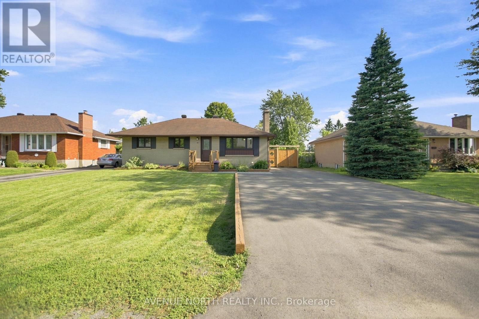 66 Epworth Avenue, Ottawa, Ontario  K2G 2M1 - Photo 1 - X13700708