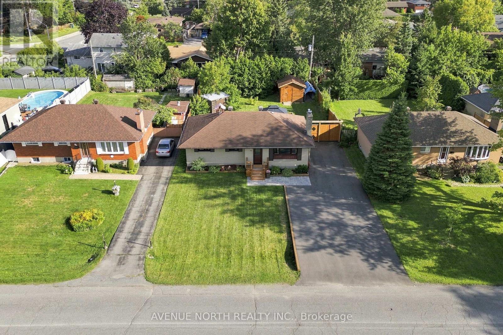 66 Epworth Avenue, Ottawa, Ontario  K2G 2M1 - Photo 4 - X13700708