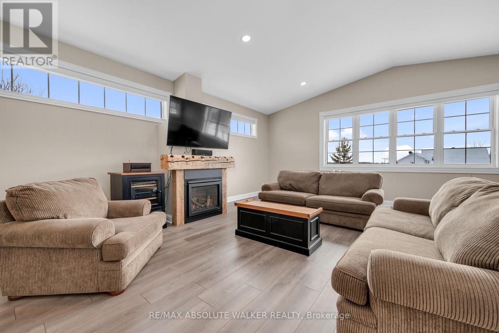 3302 Main Street, North Stormont, Ontario K0C 1C0 - Photo 39 - X13700740