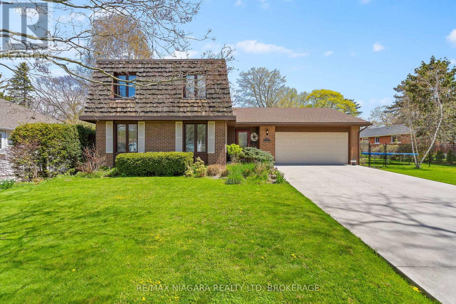 17 Walnut Street, Port Colborne, Ontario  L3K 2T7 - Photo 3 - X13700722