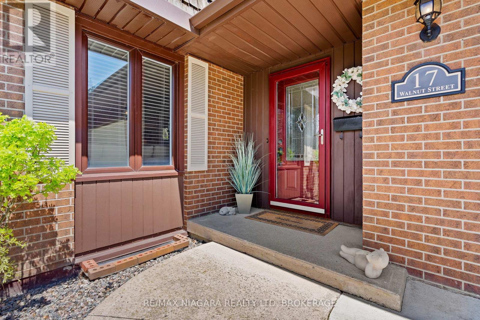 17 Walnut Street, Port Colborne, Ontario  L3K 2T7 - Photo 5 - X13700722