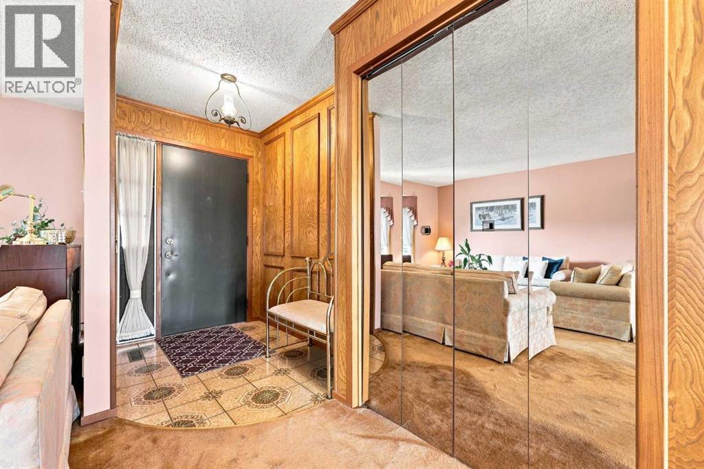 1148 Edgemont Road NW, Calgary, Alberta  T3A 2J8 - Photo 3 - A2337484