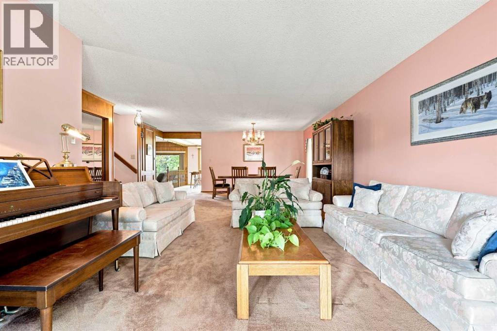 1148 Edgemont Road NW, Calgary, Alberta  T3A 2J8 - Photo 6 - A2337484