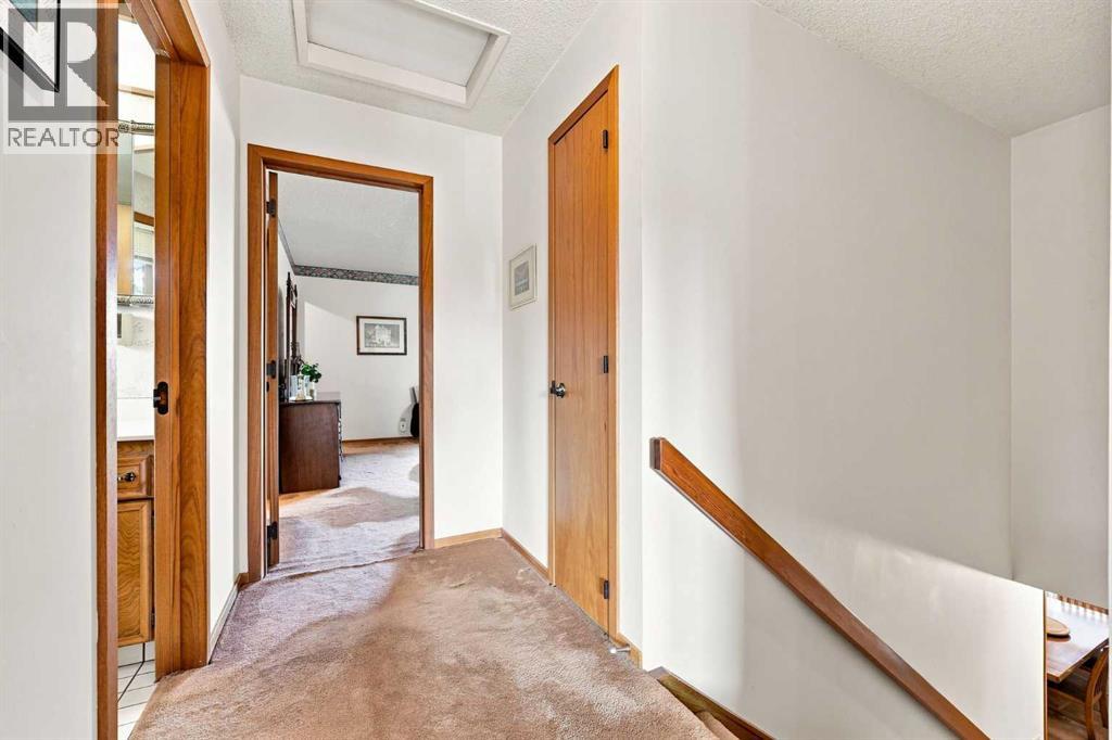 1148 Edgemont Road NW, Calgary, Alberta  T3A 2J8 - Photo 22 - A2337484