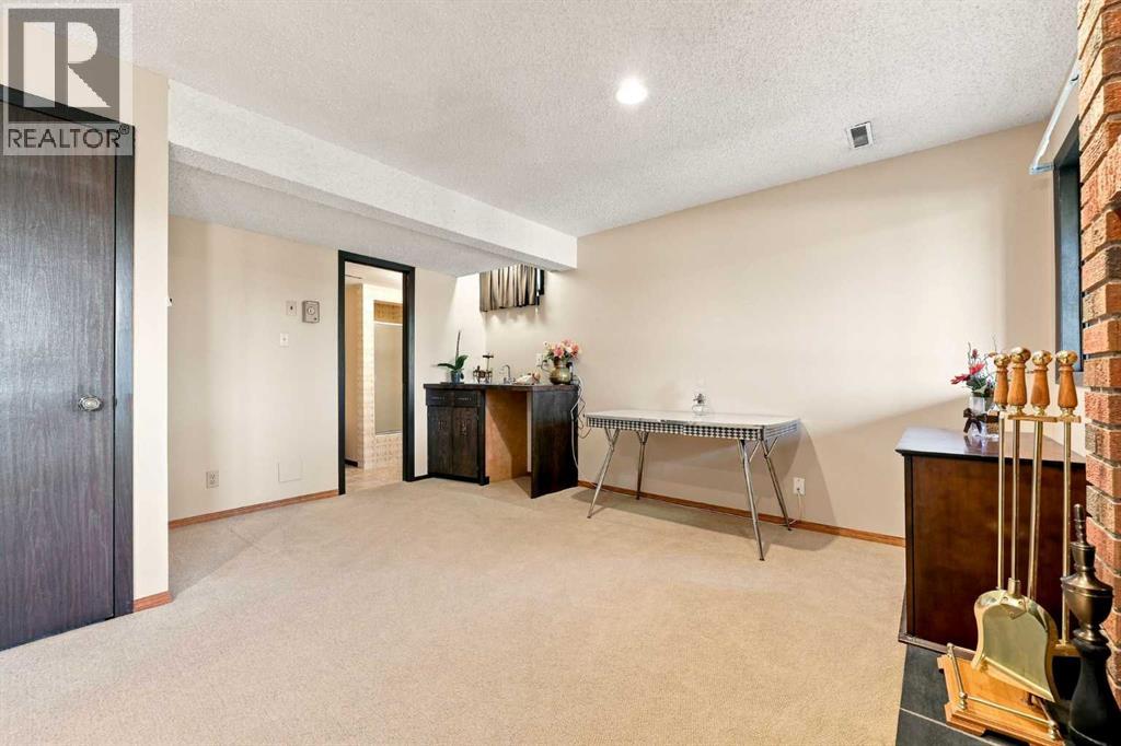 1148 Edgemont Road NW, Calgary, Alberta  T3A 2J8 - Photo 33 - A2337484