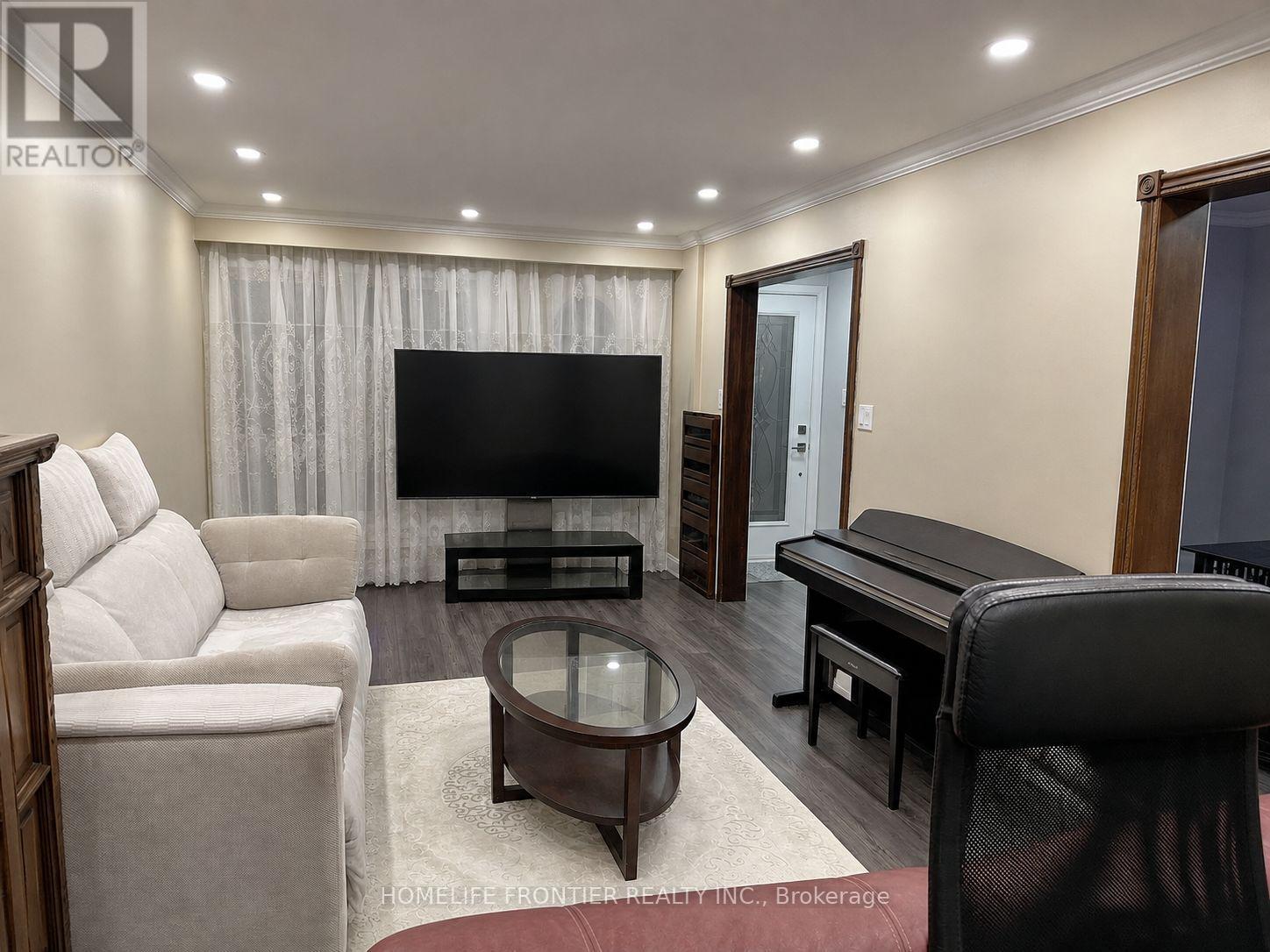 Main And Upper Level - 49 Red Robin Way, Toronto, Ontario  M2R 3K6 - Photo 2 - C13700648