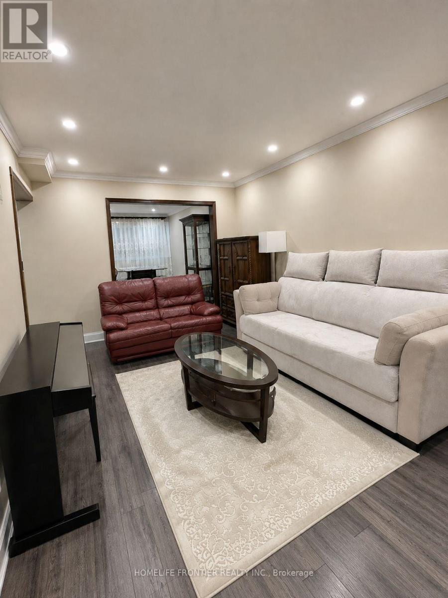 Main And Upper Level - 49 Red Robin Way, Toronto, Ontario  M2R 3K6 - Photo 3 - C13700648