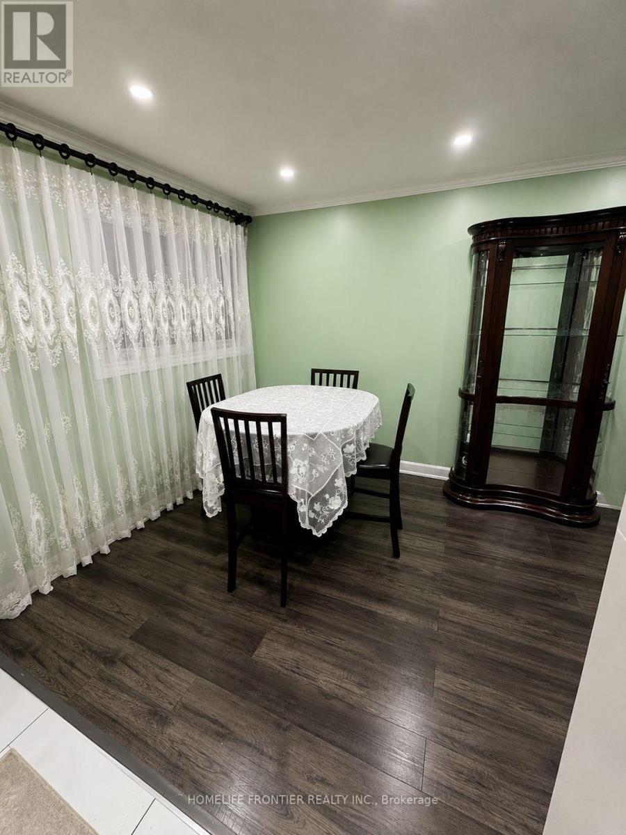 Main And Upper Level - 49 Red Robin Way, Toronto, Ontario  M2R 3K6 - Photo 5 - C13700648