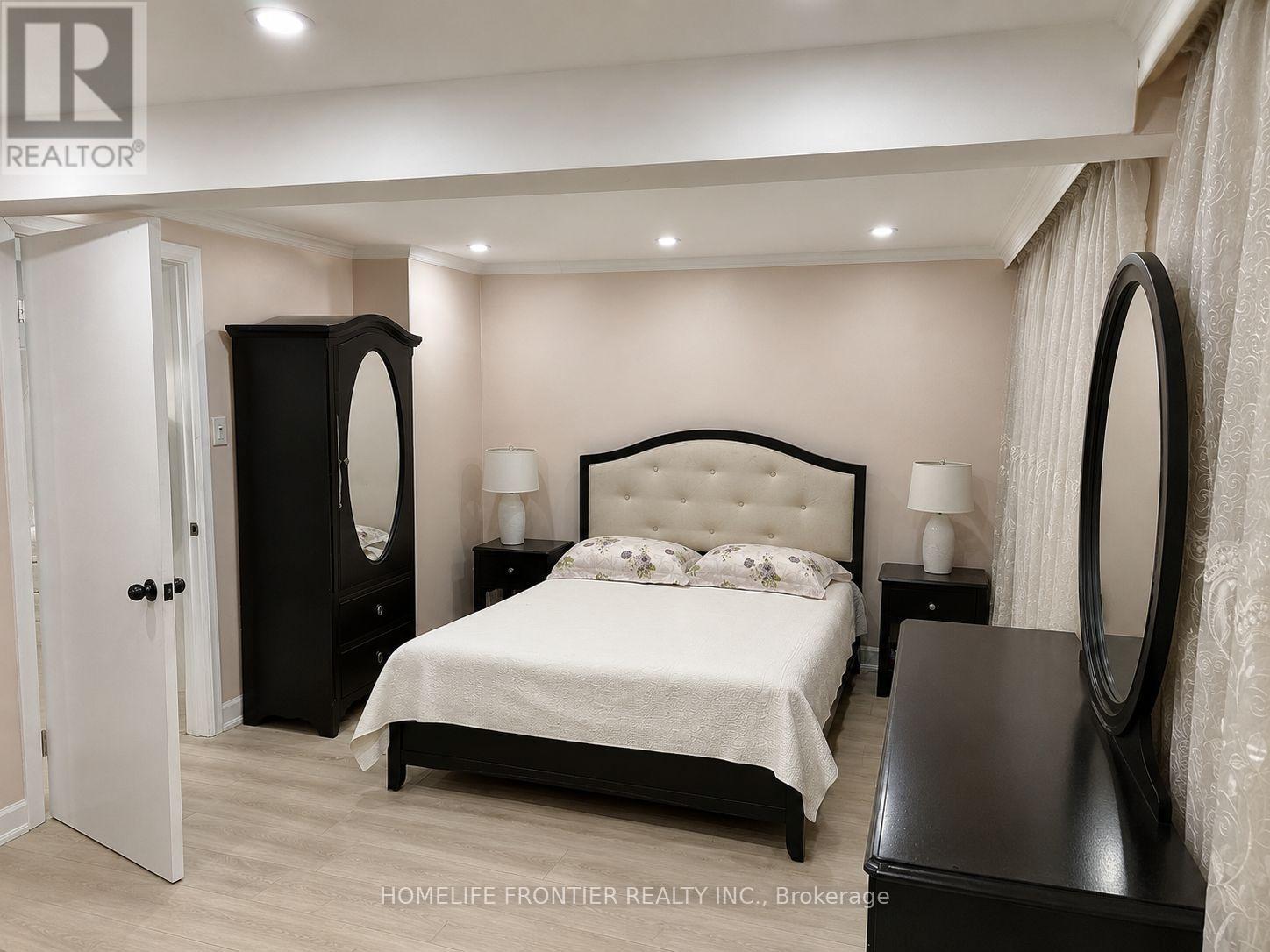 Main And Upper Level - 49 Red Robin Way, Toronto, Ontario  M2R 3K6 - Photo 9 - C13700648