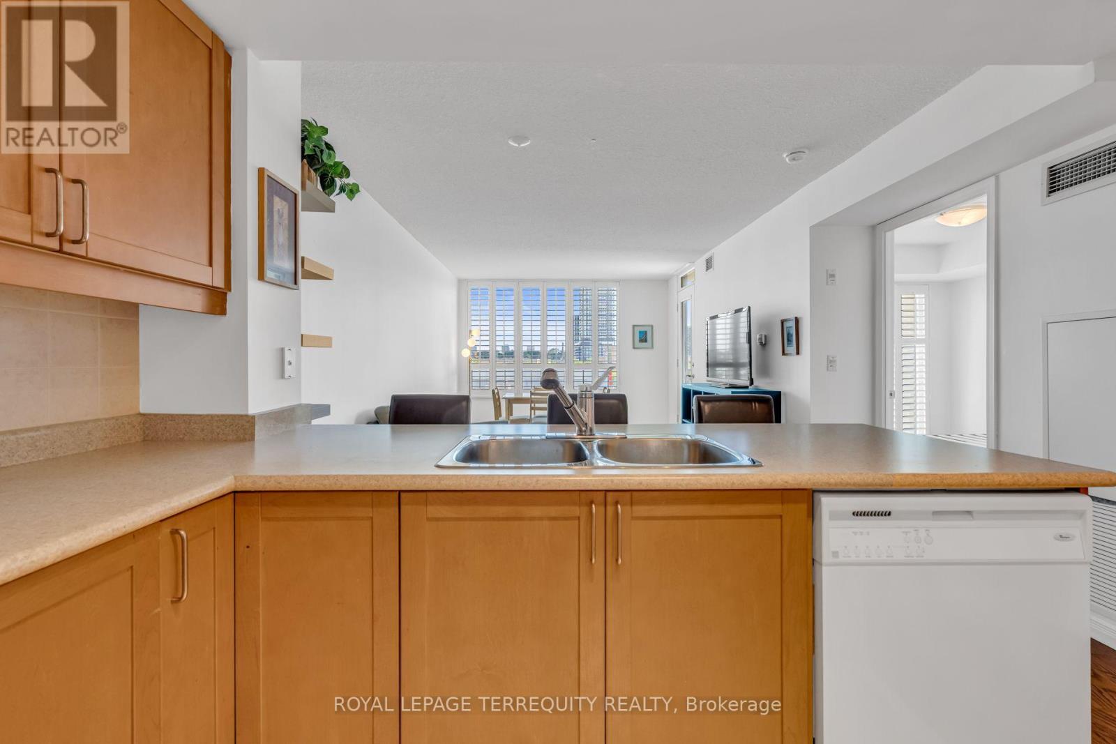 402 - 205 The Donway W, Toronto, Ontario  M3B 3S5 - Photo 11 - C13700680