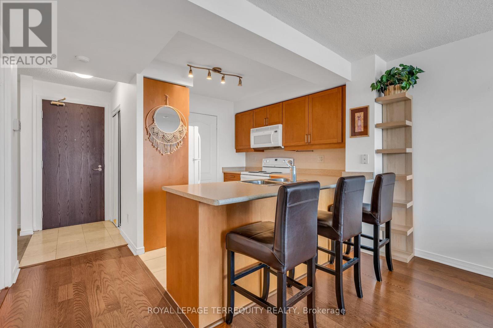 402 - 205 The Donway W, Toronto, Ontario  M3B 3S5 - Photo 8 - C13700680