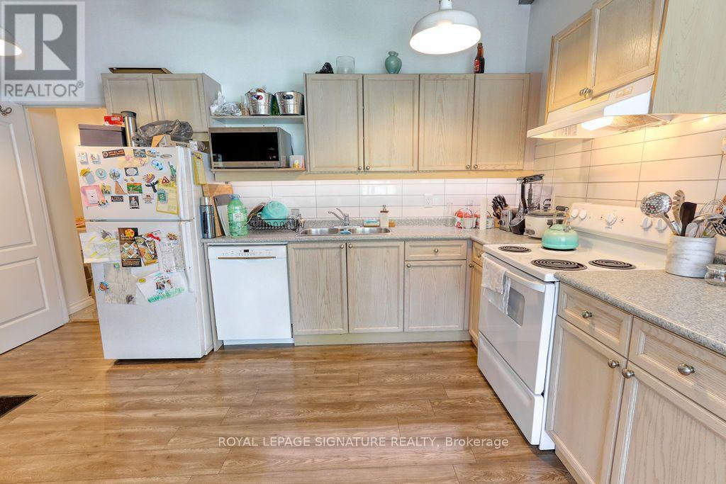 Unit B - 44 Stafford Street, Toronto, Ontario  M6J 2R8 - Photo 3 - C13700736