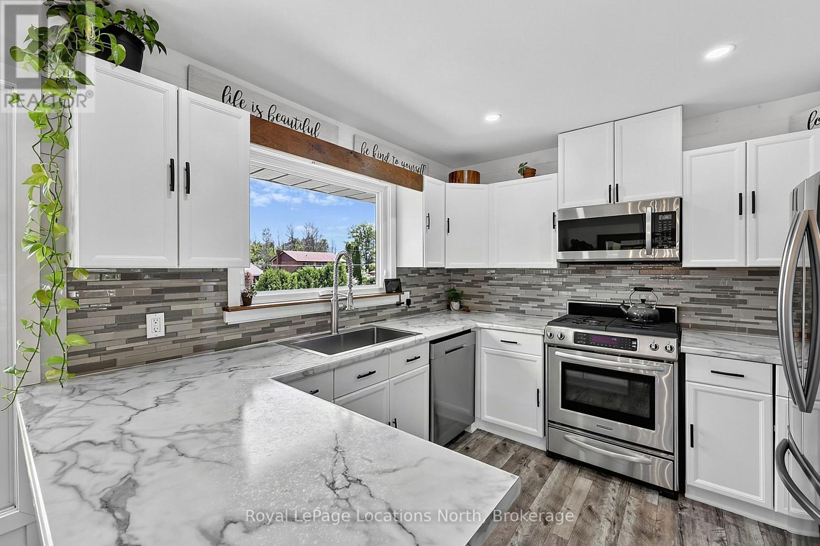 16 Huronia Pathway, Collingwood, Ontario  L9Y 3Z1 - Photo 14 - S13695062