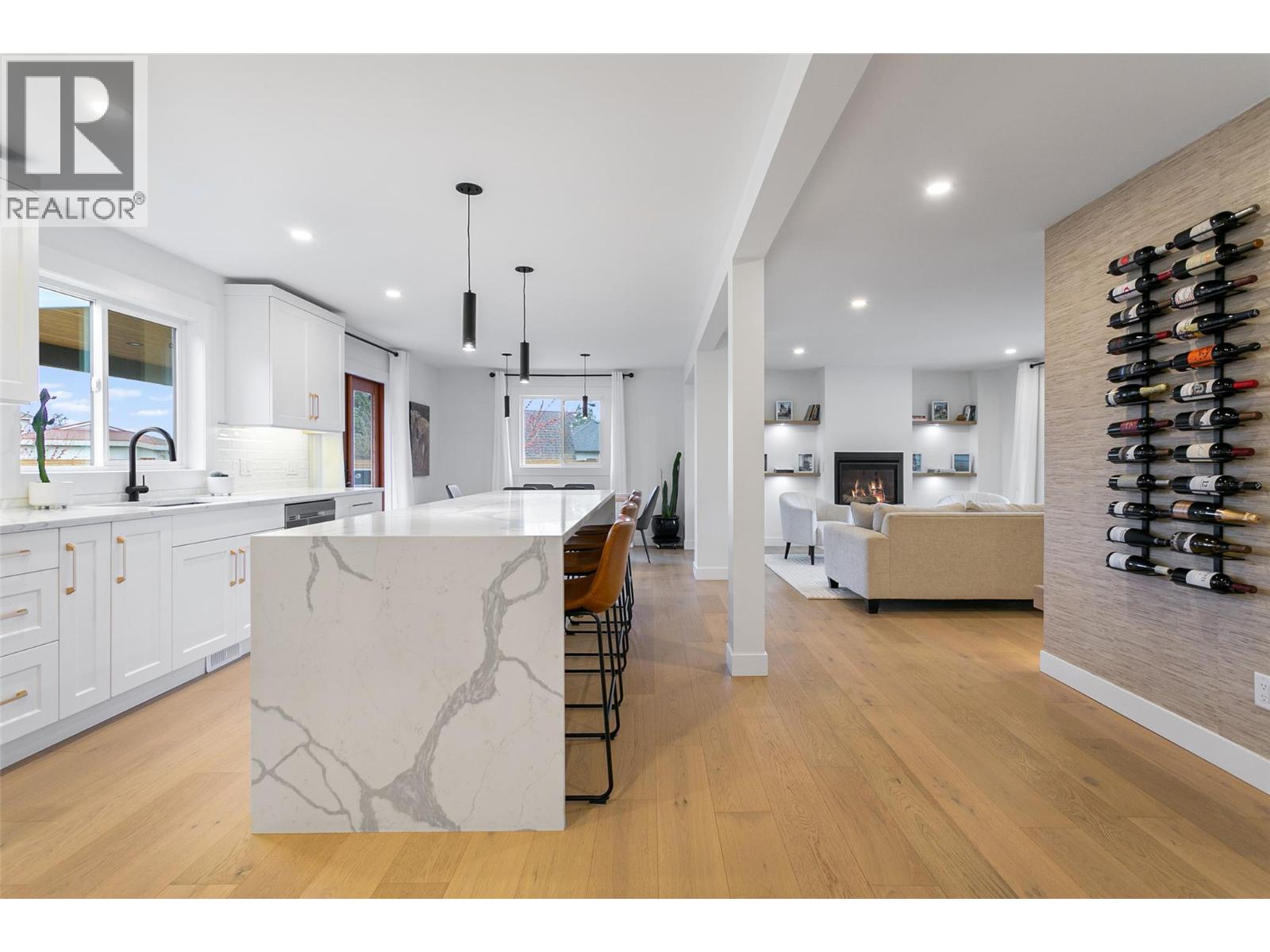 599 Sherwood Road, Kelowna, British Columbia  V1W 1E6 - Photo 6 - 10392478